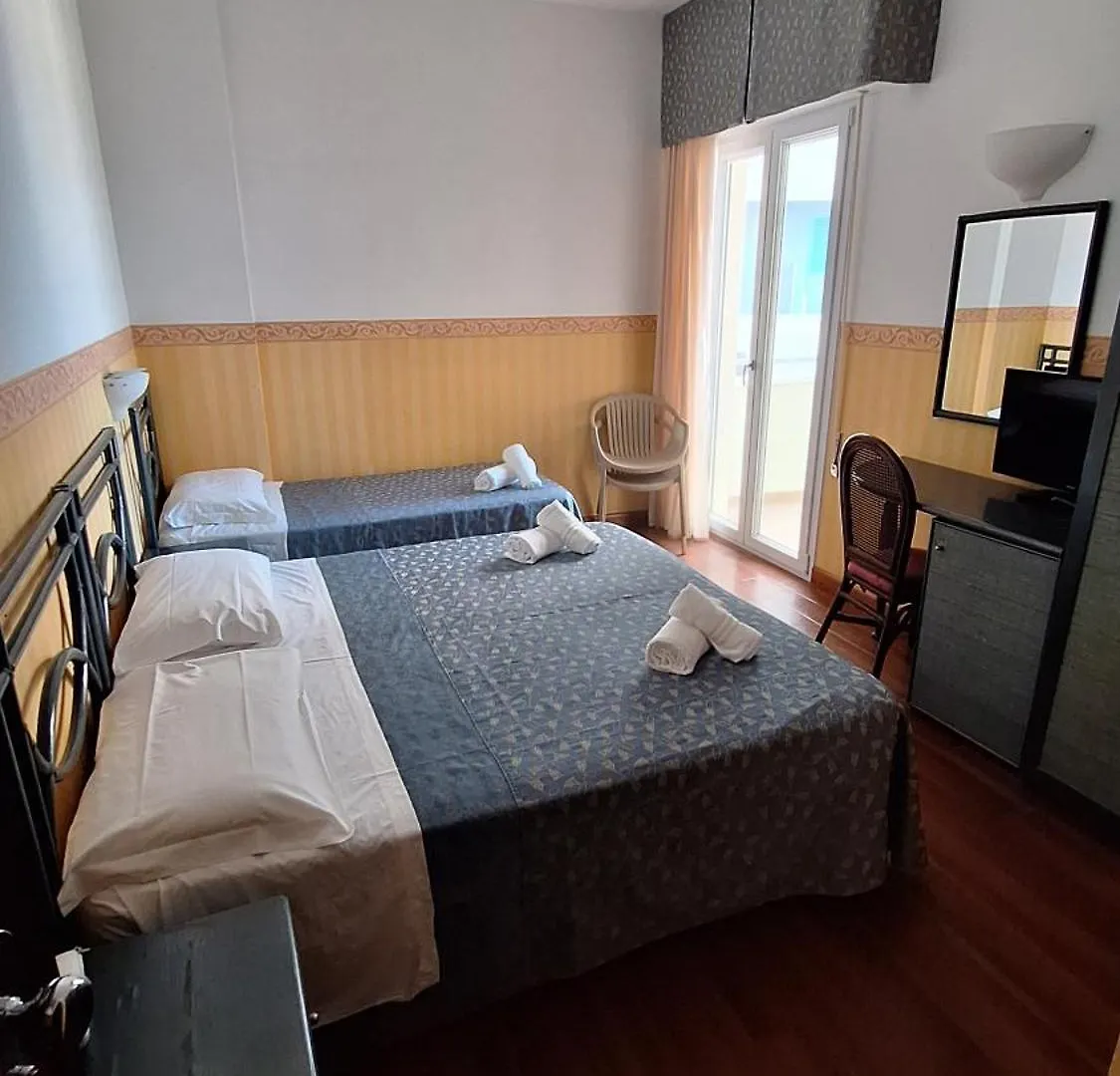 Hotel Regina Fronte Mare Римини 3*,