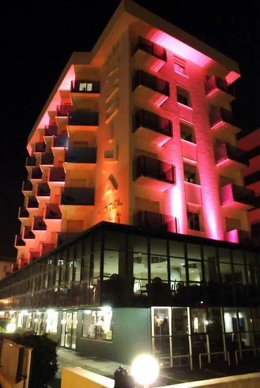 Hotel Regina Fronte Mare Римини