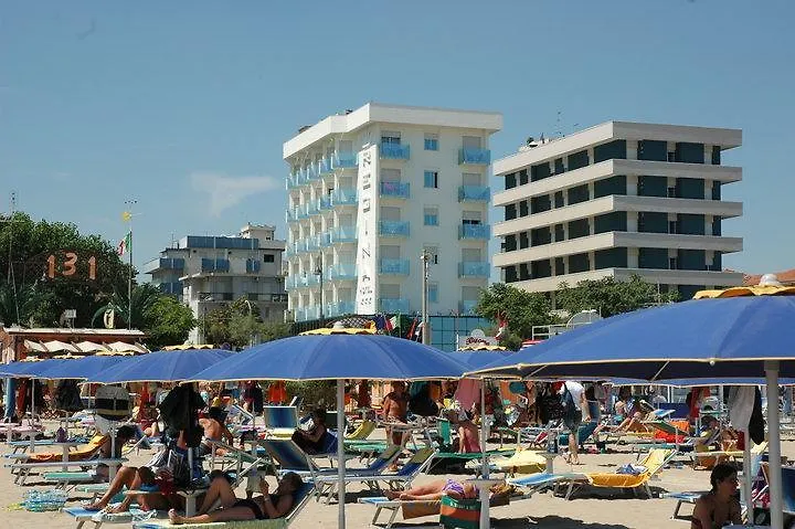 Hotel Regina Fronte Mare Rimini 3*,