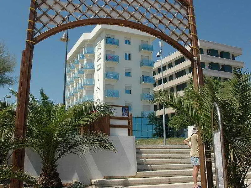 Hotel Regina Fronte Mare Римини