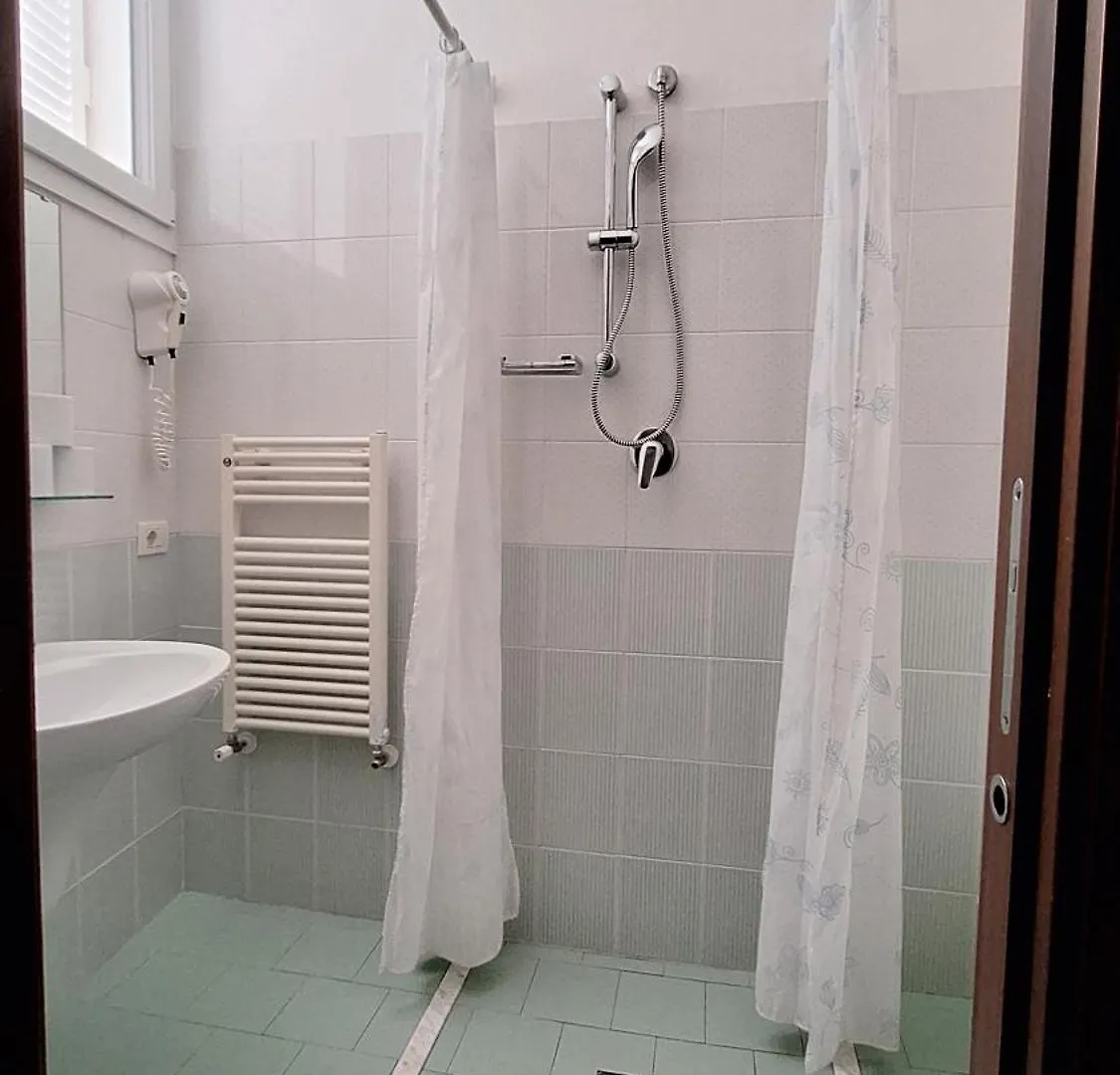 Hotel Regina Fronte Mare Rimini Italië