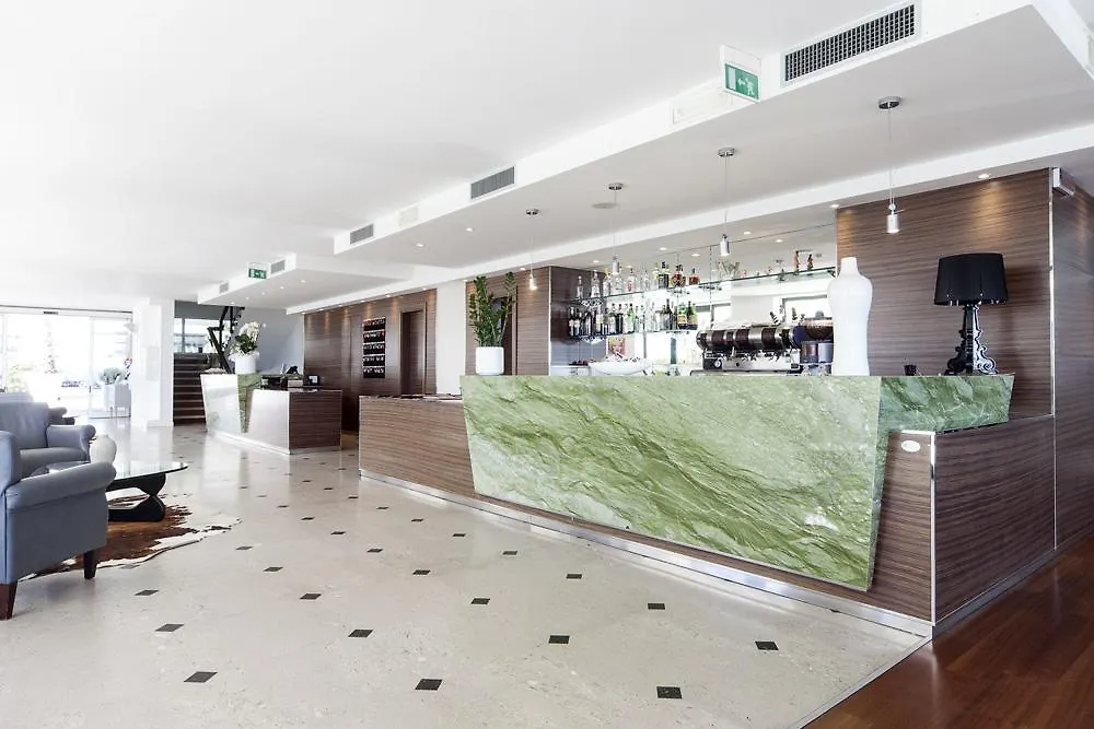 Hotel Regina Fronte Mare Rimini