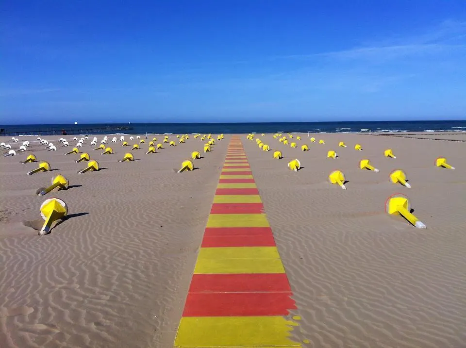 Hotel Regina Fronte Mare Rimini 3*,  Italy
